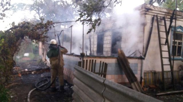 Під час гасіння пожежі в будинку рятувальники виявили тіло чоловіка