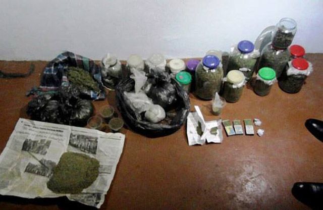 У жителя Шишак вдома знайшли зброю і більше 5 кілограм наркотиків