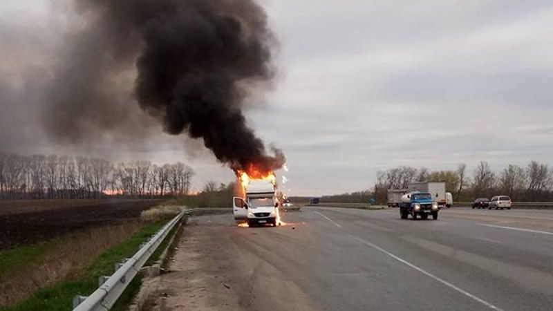 В Решетилівському районі повністю згорів автомобіль Mercedes Sprinter разом із вантажем