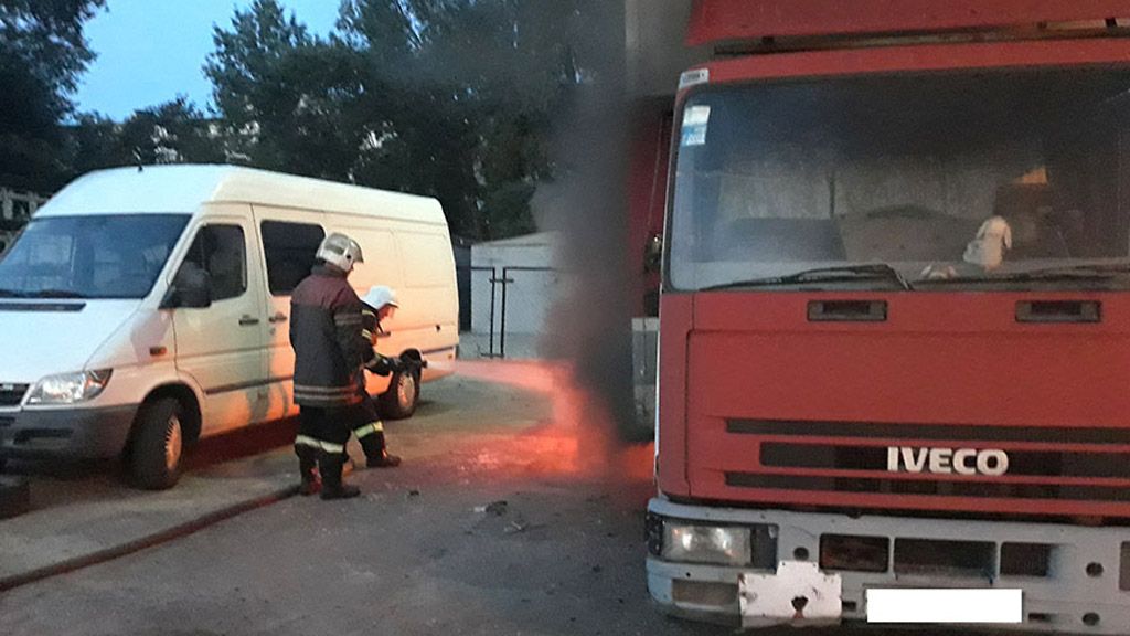 Рятувальники ліквідували пожежу у вантажному автомобілі