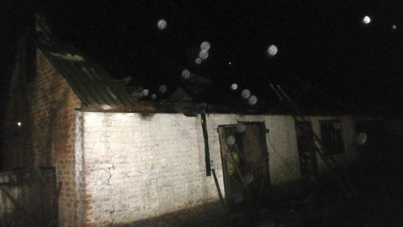 Чорнухинський район: внаслідок розряду блискавки виникла пожежа в будівлі