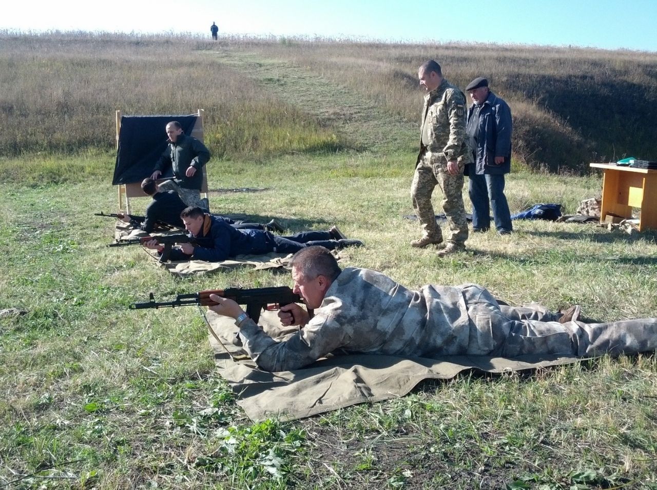 Козельщинський РВК провів навчальні стрільби з бійцями територіальної оборони 