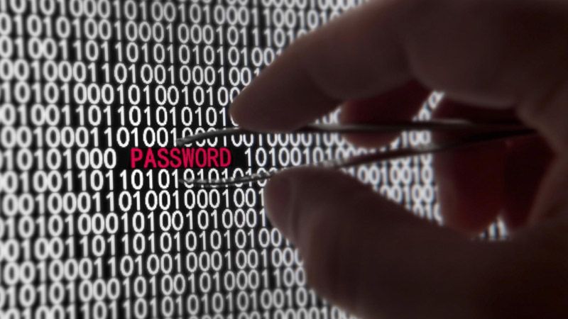 Десятки паролів полтавських депутатів та чиновників були знайдені у хакерських базах
