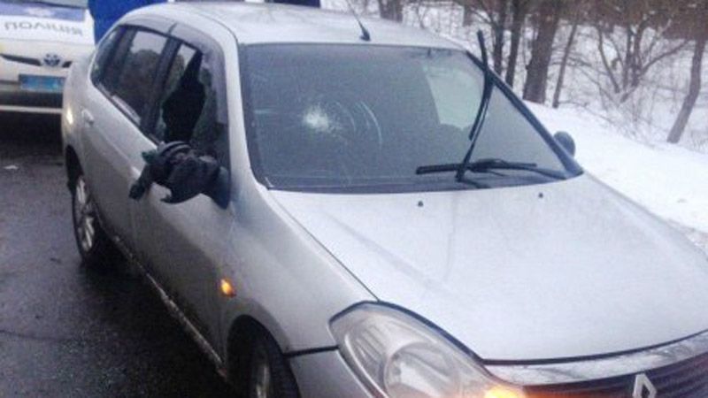 В Кременчуге патрульные выбили окно пьяному водителю 