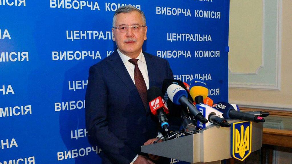 «Я йду на один президентський термін», - Анатолій Гриценко подав документи у ЦВК