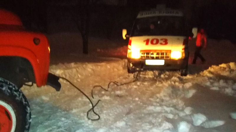 За добу рятувальники надали допомогу 88 громадянам, які опинилися у сніговому полоні