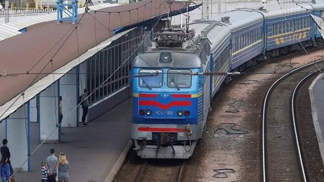 Експресу «Київ-Лисичанськ», що курсує через Полтаву, призначили додаткові рейси