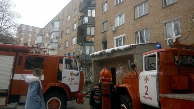 Пожежа у Полтавському гуртожитку: надзвичайники врятували 8 людей