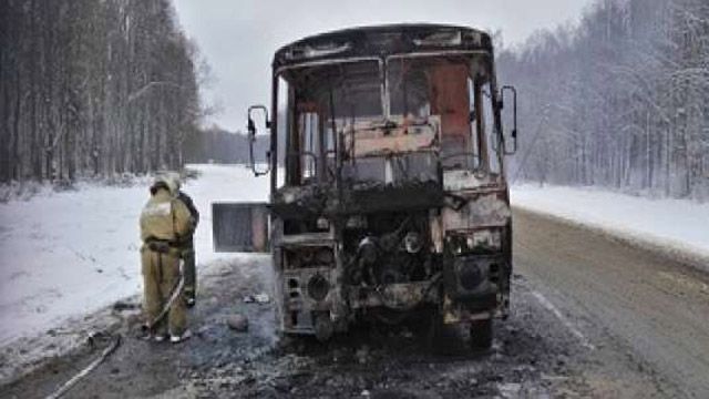 У Семенівському районі згорів автобус, який перевозив працівників м’ясокомбінату