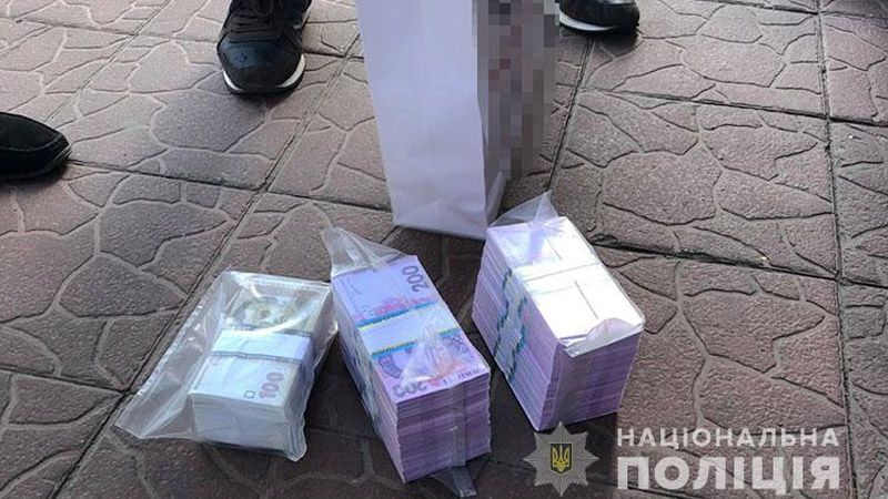 У Полтаві поліція затримали керівника громадської організації на хабарі у 459 тисяч гривень