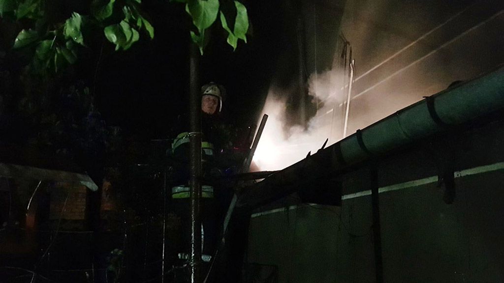 Рятувальники ліквідували пожежу в прибудові до житлового будинку