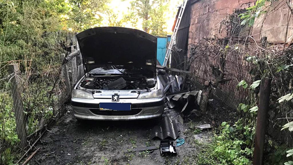 У Полтаві згорів автомобіль «Пежо»