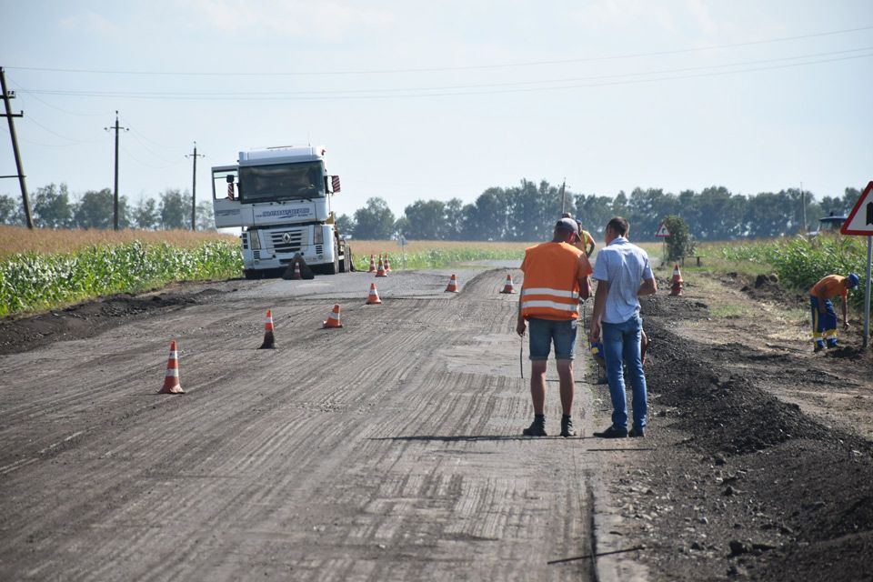 За рахунок чого наповнюється Державний дорожній фонд і як аграрні підприємства допомагають ремонту доріг на Полтавщині