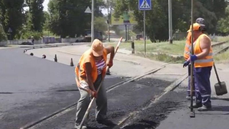 У Кременчуці продовжили ремонт вулиці Ярмаркової