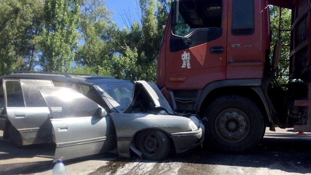 У Кременчуці внаслідок зіткнення з вантажівкою постраждав водій легкового автомобіля