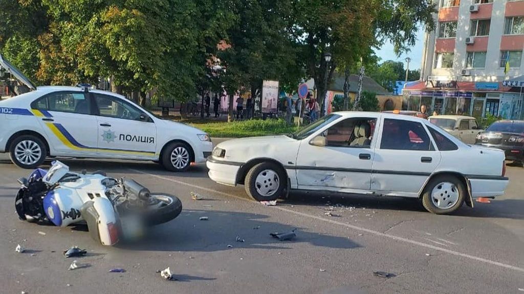 У Миргороді легковик збив мотоцикліста
