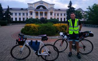 Богдан Заїка подорожує Україною на велосипеді