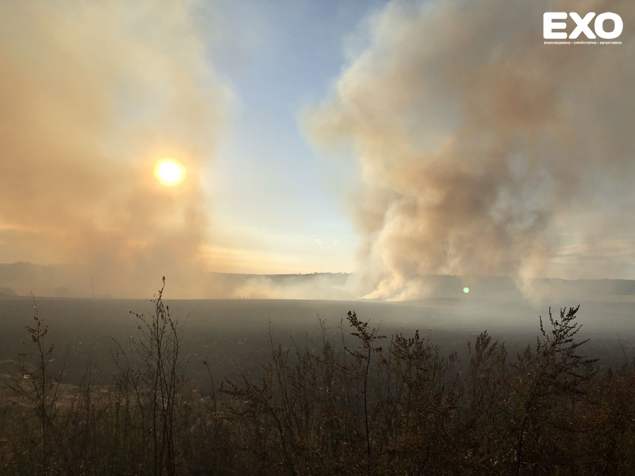 Під Ганжівкою горять луки і поля