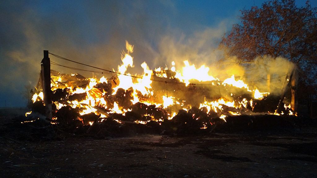 У Шишаках згоріло 70 тонн соломи