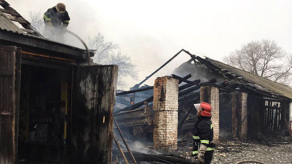 У Оржицькому районі в гаражі згоріло 4 автомобілі