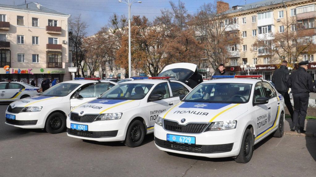 Поліцейським Полтавщини вручили 10 автомобілів Skoda Rapid
