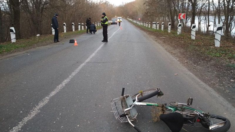 Поліція встановлює очевидців ДТП у Миргороді, в якій загинула велосипедистка