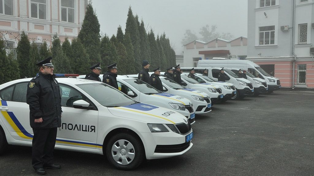 Поліцейські Полтавщини отримали 8 нових службових автомобілів
