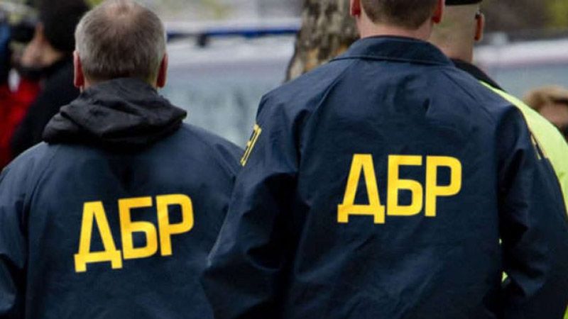 ДБР повідомило слідчому Нацполіції про підозру у незаконному затриманню людини