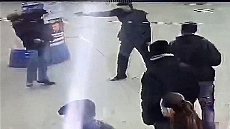 У Кременчуці на автобусній зупинці застрелили чоловіка