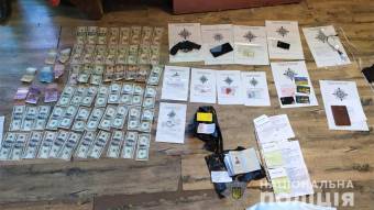 Поліція затримала підозрюваних у розбійному нападі на пункт обміну валюти у Полтаві