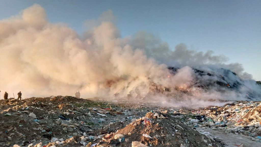 Вогнеборці ліквідували пожежу на кременчуцькому сміттєзвалищі