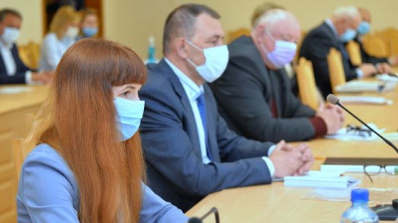 Профільна комісія обласної ради рекомендувала надання матеріальної допомоги родинам медиків, які загинули, ліквідуючи епідемію COVID-19