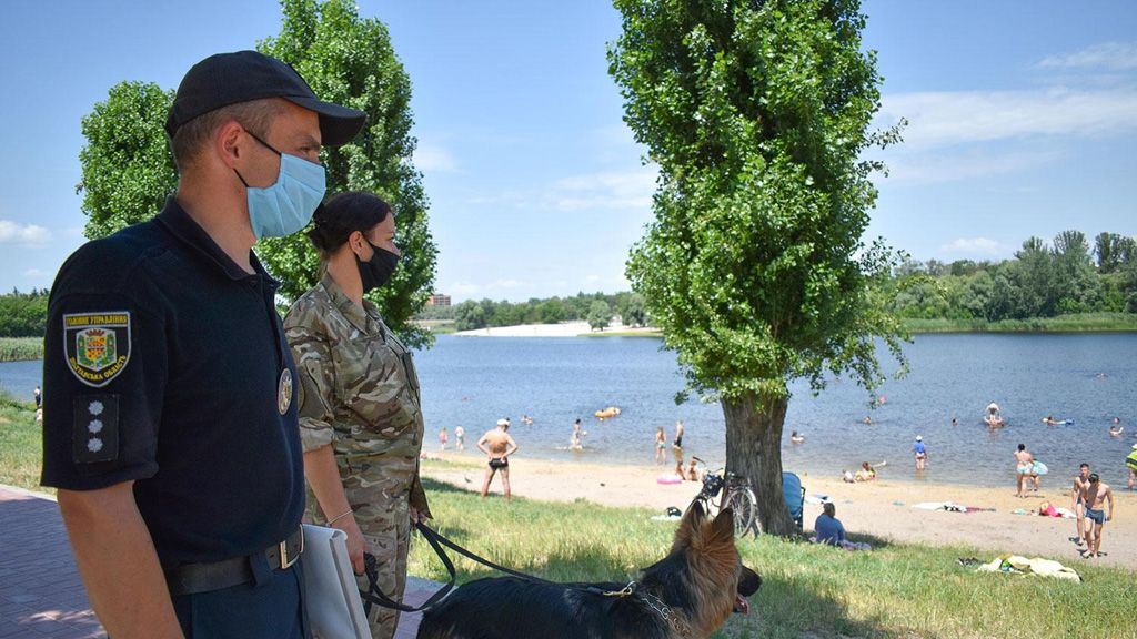 Цими вихідними поліція склала 12 протоколів за порушення правил карантину 