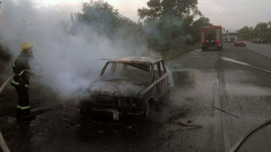 У Новосанжарському районі згорів автомобіль «ВАЗ-2106»