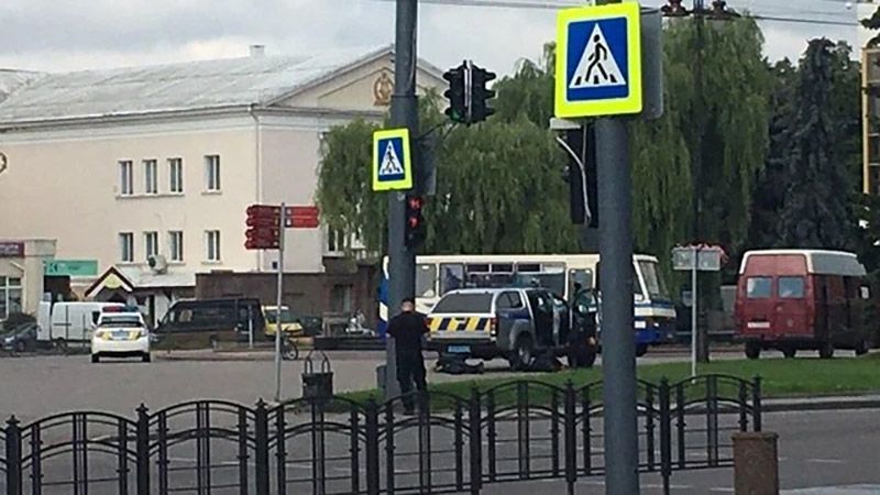 У Луцьку терорист захопив автобус із заручниками