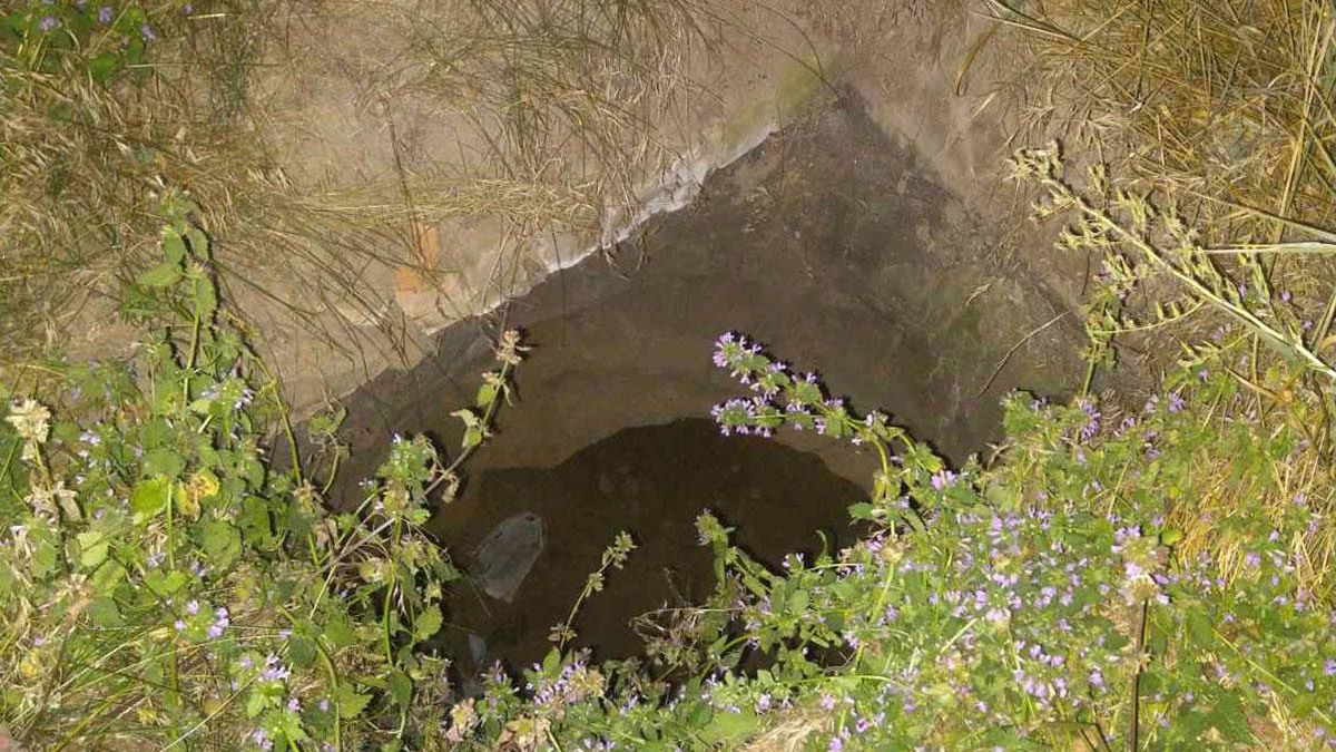 Зниклу 7-річну дівчинку знайшли на дні 4-метрової ями