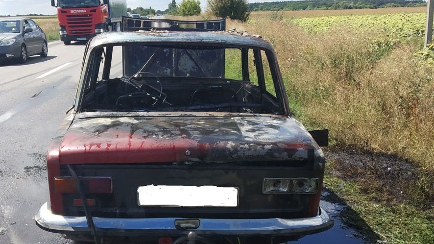 У Решетилівському районі загорівся автомобіль - водій отримав опіки