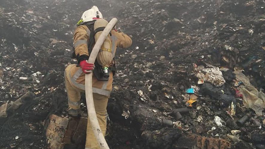 Велику пожежу на Макухівському сміттєзвалищі загасили