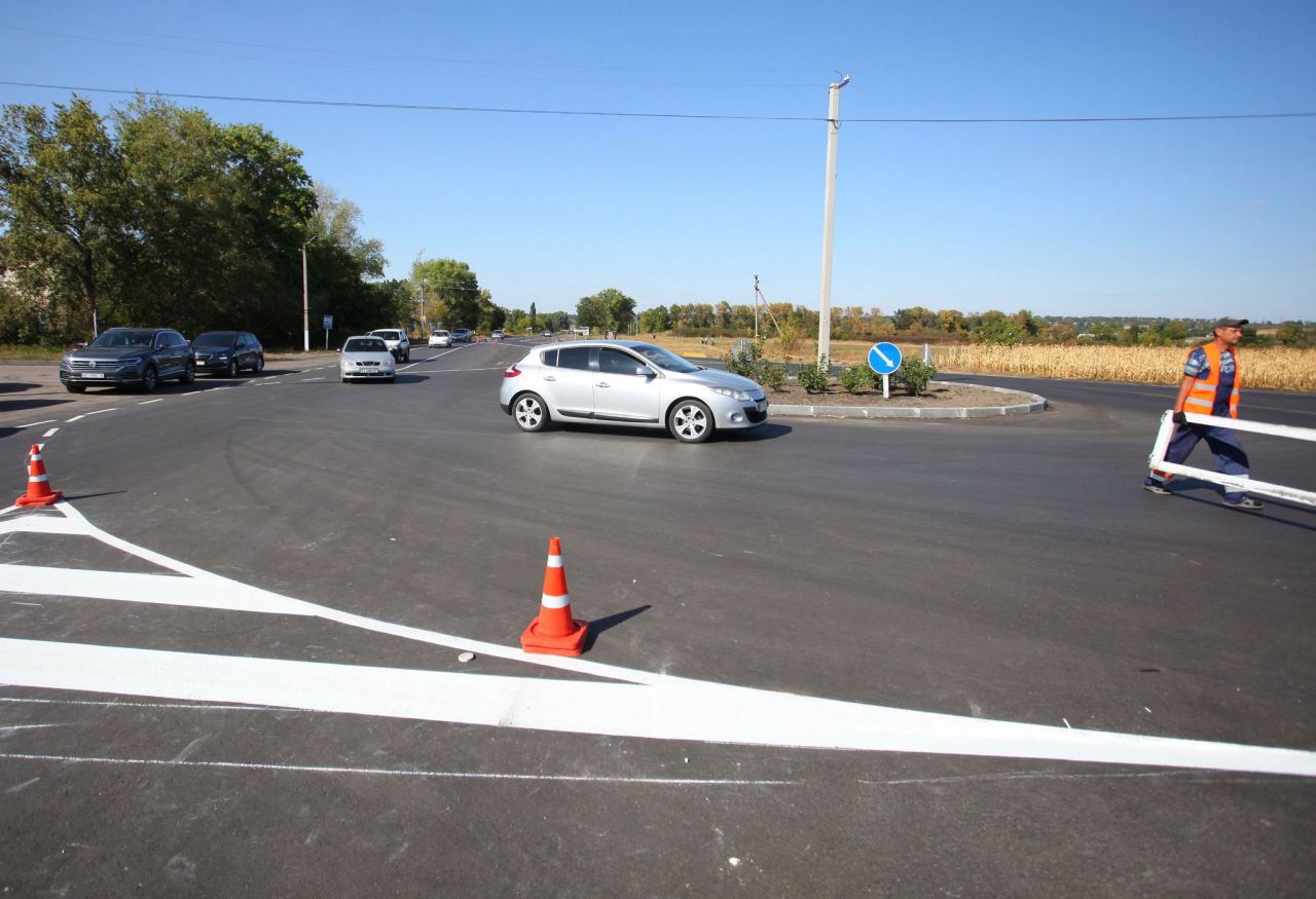 Відремонтували 9 кілометрів місцевої дороги Машівка-Карлівка