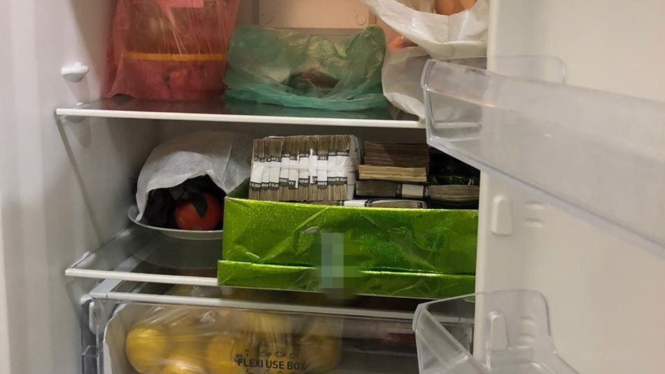 Мільйон гривень в холодильнику: посадовців УЗ викрили на масштабному привласненні коштів