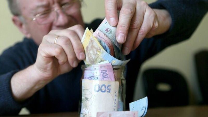 Шмигаль: Україна не зможе виплачувати пенсії через 15 років
