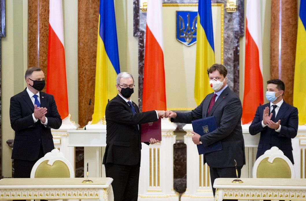 Україна та Польща підписали договір про приватизацію українських об’єктів
