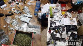 На Полтавщині поліція викрила наркогрупу, яка розповсюджувала наркотики у Полтаві через Інтернет