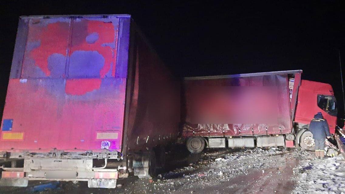 Під Кобеляками зіткнулися дві вантажівки – обидва водії загинули