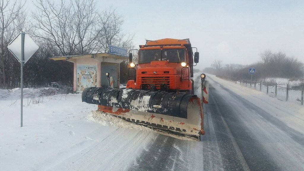 За вихідні прочищено понад 4200 кілометри доріг Полтавщини