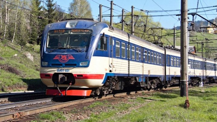 Укрзалізниця виконає спеціальні рейси з та до Закарпаття