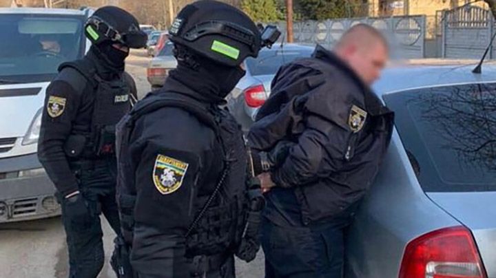 У Дніпропетровській області начальник районного відділу поліції обклав «даниною» підприємців