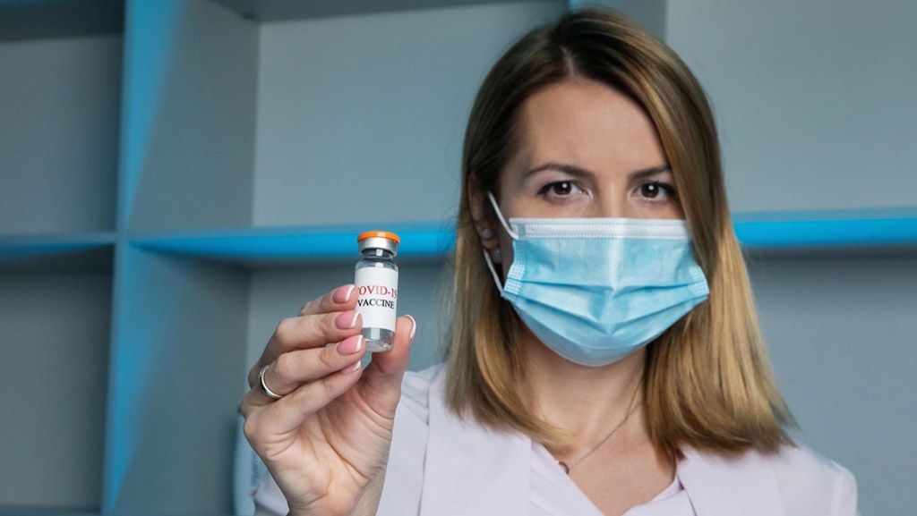 Мобільна бригада Новосанжарського центру ПМСД отримала 200 вакцин