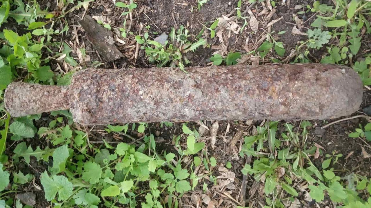 У Лубенському районі піротехніки знищили застарілий реактивний снаряд