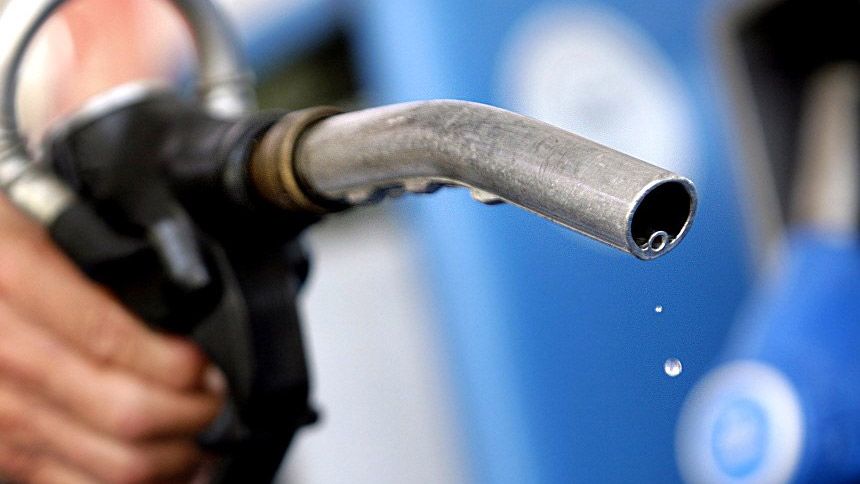 Регулювання цін на бензин ударило по кишені небагатих і економних